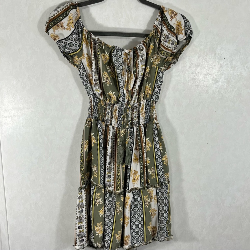 Justify Green & Tan Off-Shoulder Puff Sleeve Mini Sundress Smocked Waist Peasant